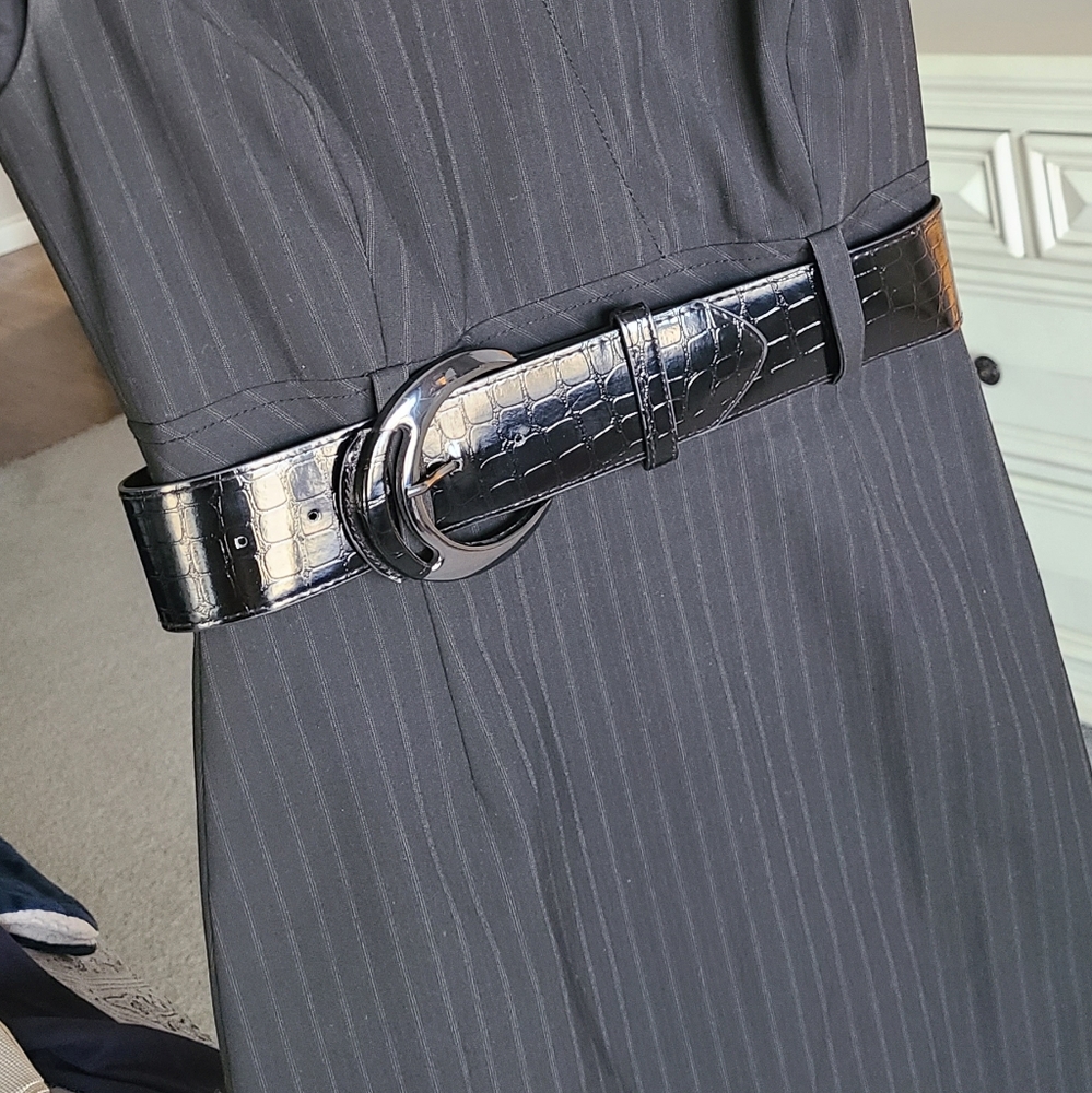 Professional Dress - Picture 5 of 6